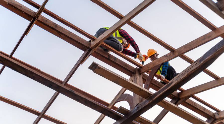 Professional gutter cleaning services in Lawrenceburg, TN